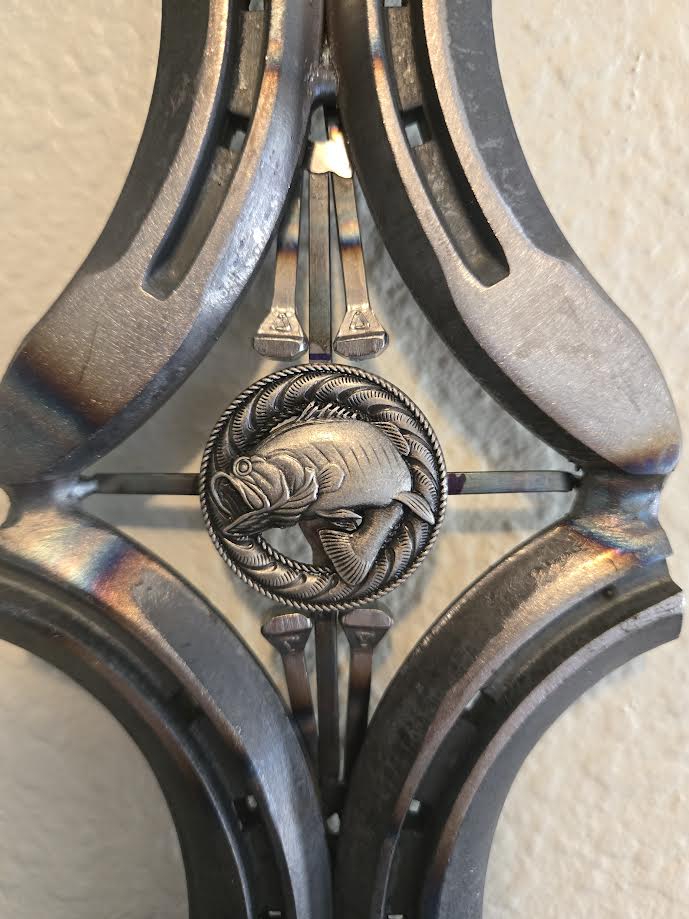 Eventer Horseshoe Fishing Cross — Raw Steel Finish (19" × 12")