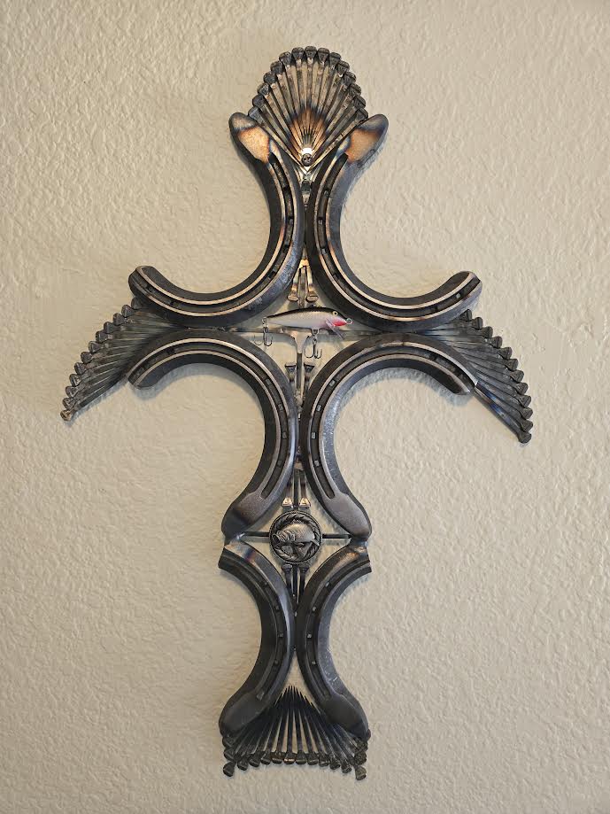 Eventer Horseshoe Fishing Cross — Raw Steel Finish (19" × 12")
