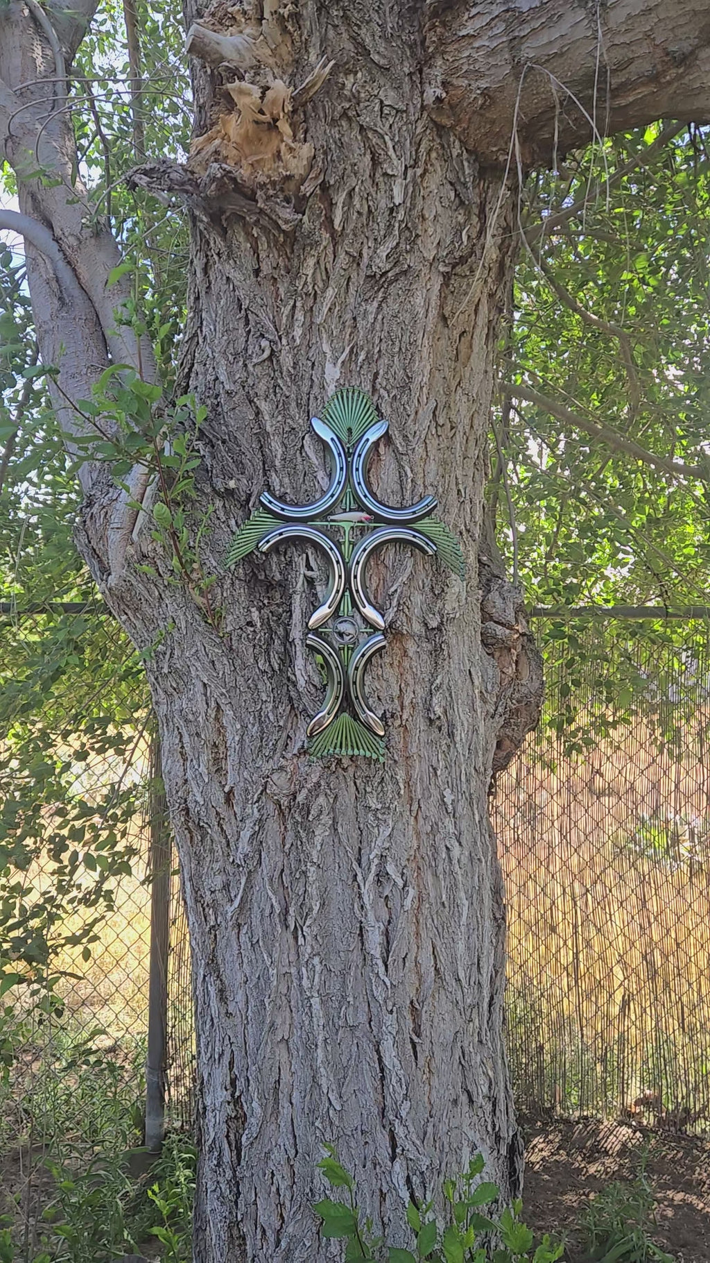 Eventer Horseshoe Fishing Cross — Spirit of the Fisherman (19" × 12")